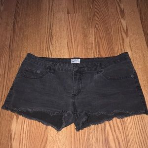 Black jean shorts! 🖤